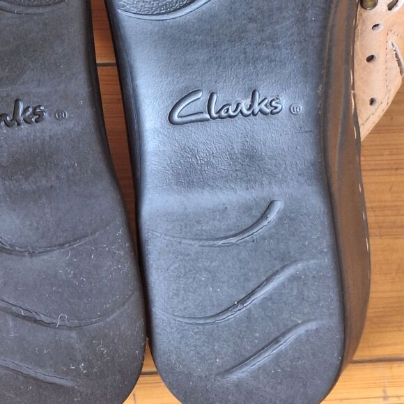 Clarks Lexi Laurel women’s 7M Tan Slide Comfort Sandal Studded Laser Cut Leather - Picture 8 of 15